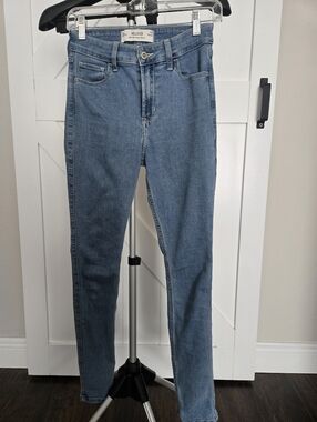 Hollister Women's Mid Blue High-Rise Skinny Jeans Size 25